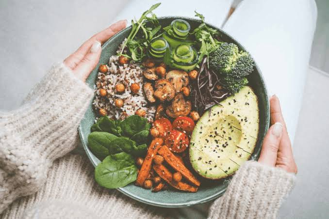 Foods What to Eat & Avoid — The Complete Guide