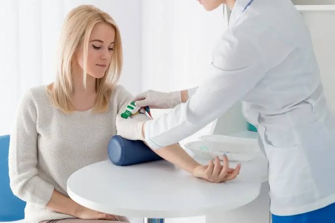 Symptoms, Testing & Medical Context — The Complete Guide